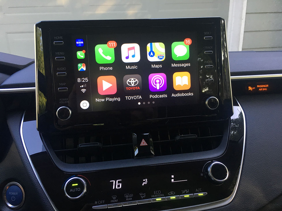2020 Toyota Corolla Hybrid LE Apple CarPlay