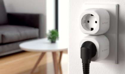Satechi Smart Outlet Wi-Fi Plug