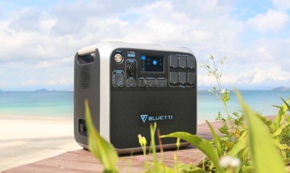 Bluetti AC200 Portable Solar Power Station