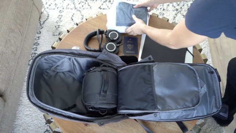 Swissdigital Design Cosmo 3.0 Massaging Backpack