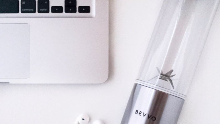 BEVVO Portable Blender Compact Smoothie Maker