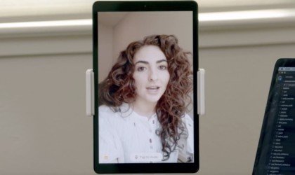 Sidekick Always-on Video Screen