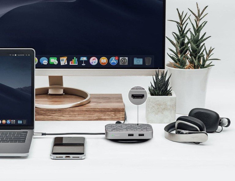 Moshi Symbus Q Wireless Charging USB-C Dock