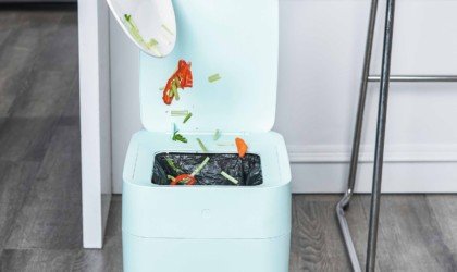 townew Self-Changing Trash Can