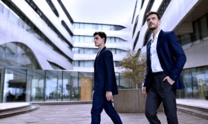 This lightweight blazer will make you comfortable and stylish
