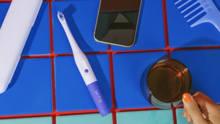 Colgate Hum Smart Electric Toothbrush