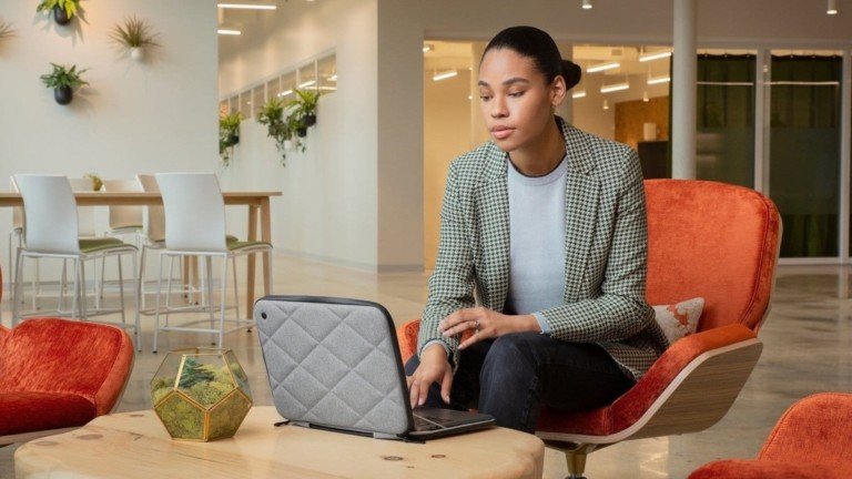 Twelve South SuitCase for MacBook Quilted Laptop Case
