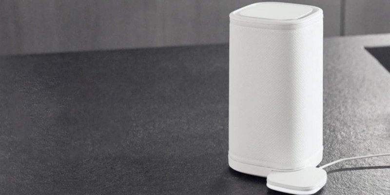 Vitesy Eteria filterless personal air purifier