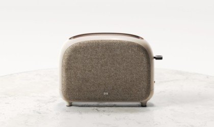 time to toast Smartphone Sterilizer and Charger