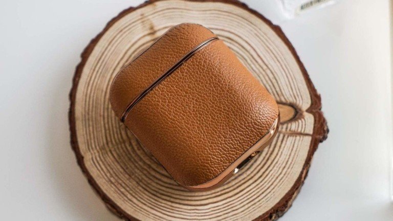 GAZE Leather Wireless Charging AirPods Case