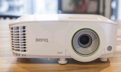 BenQ EH600 Wireless Smart Projector