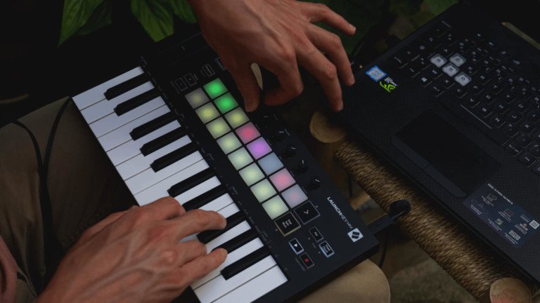 Launchkey Mini 25-Key Portable Keyboard