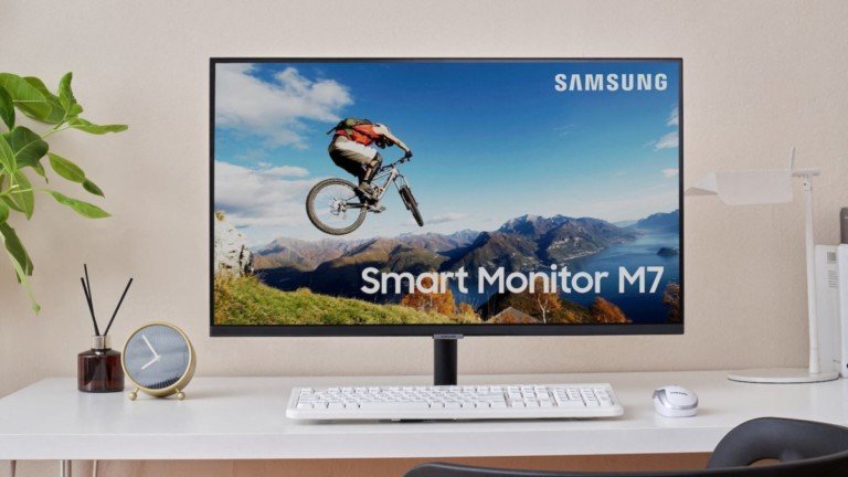 Samsung M7 smart monitor