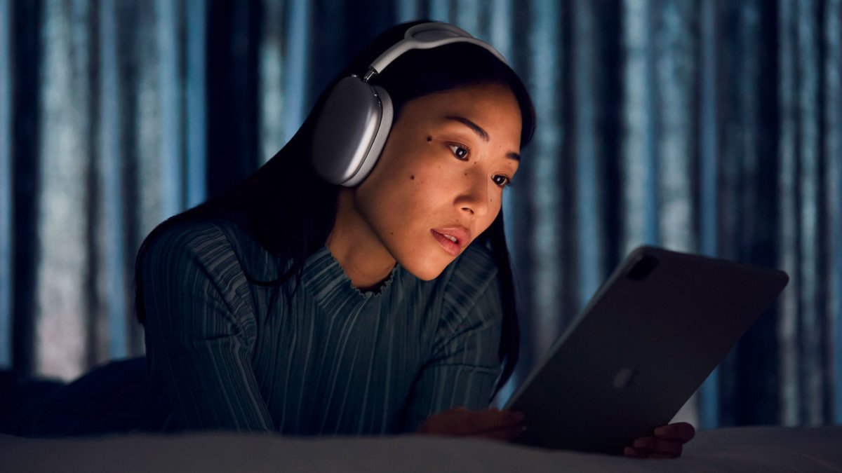 Apple AirPods Max Over-Ear Headphones