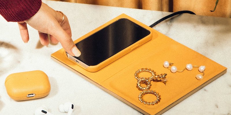 Native Union Heritage Valet Wireless Charger
