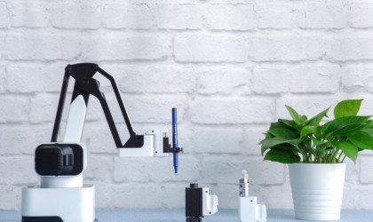 Hexbot Versatile Desktop Robot Arm