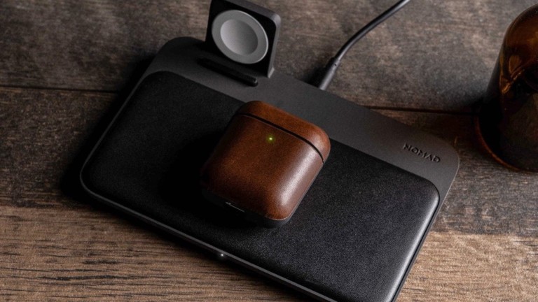 Nomad Rugged Case AirPods wireless charging cover