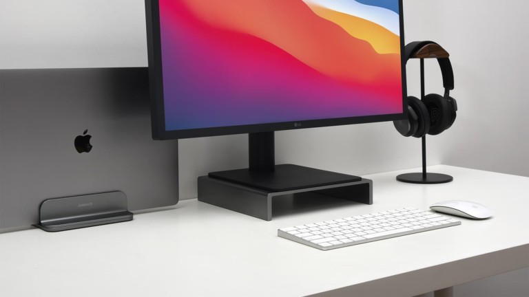JOKItech Aluminum Vertical Laptop Stand