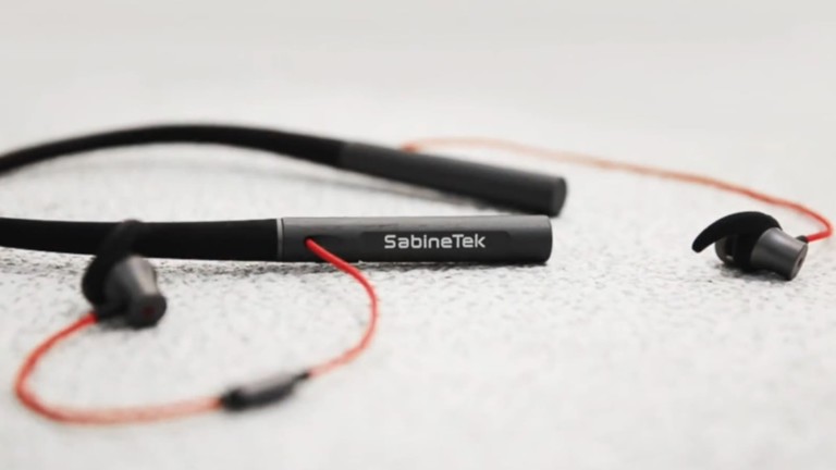 FinaLace wireless 3D audio earbuds