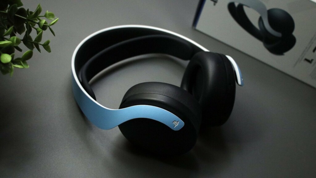 10 Tech gadgets under $500 to gift your special someone