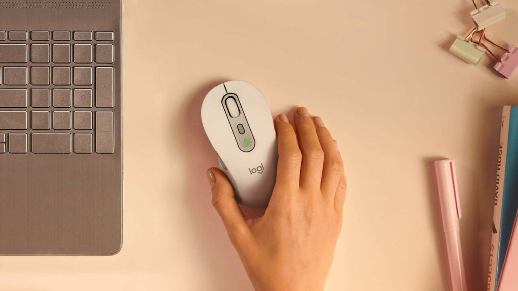 Logitech Signature M650 computer mouse