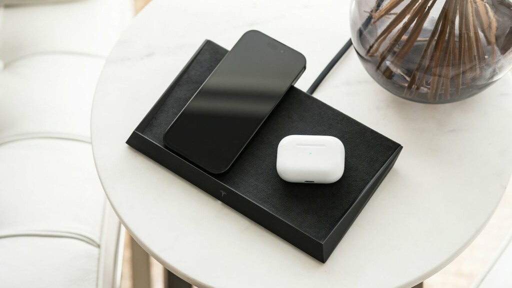 Multifunctional charging gadgets no workspace can do without