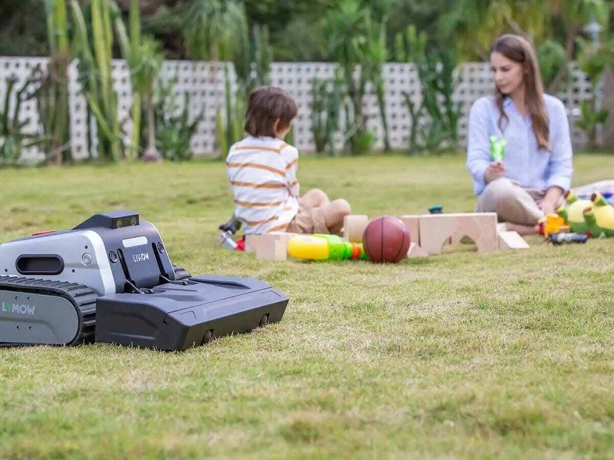 Lymow One: Robotic Lawn Mower with AI Obstacle Avoidance for Large Lawns on Gadget Flow