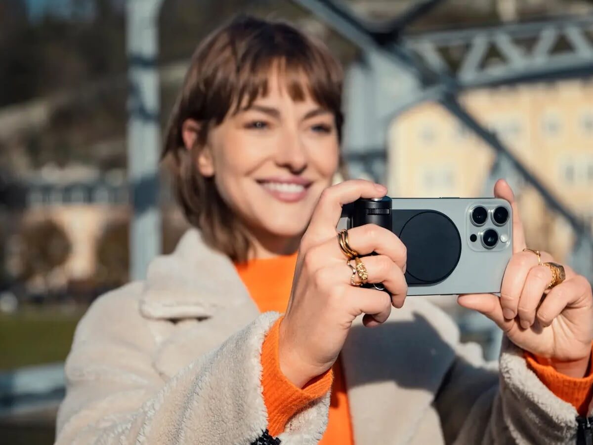 LUX Grip: iPhone Camera Accessory with Physical Controls by Leica on Gadget Flow