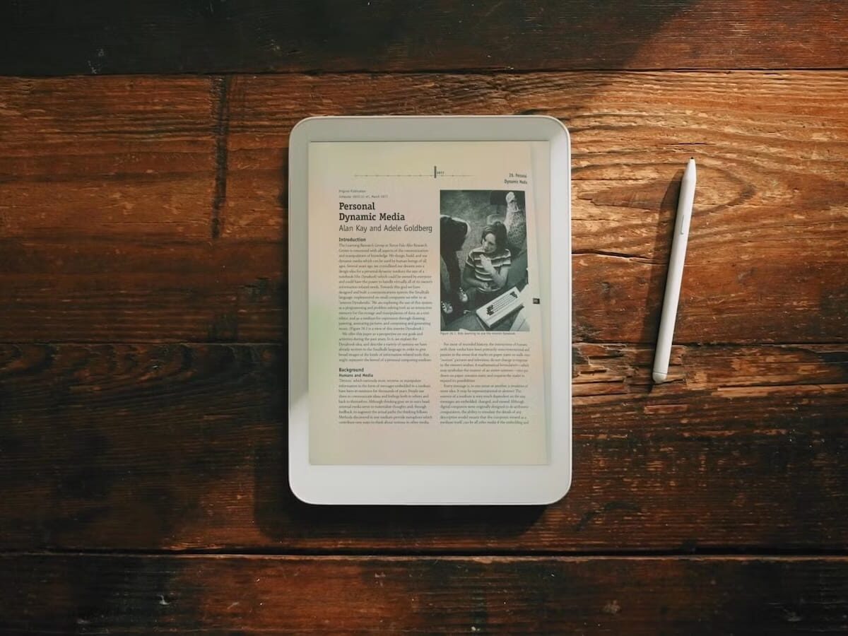 Daylight DC-1: Tablet Computer with Blue-Light Free Backlight and 10.5″ Live Paper Display Daylight DC-1: Tablet Computer with Blue-Light Free Backlight and 10.5″ Live Paper Display